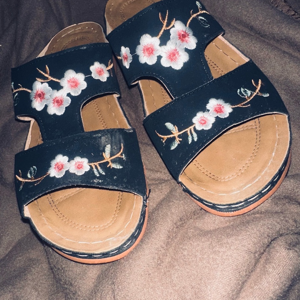 Floral Embroidered Women's Sandals